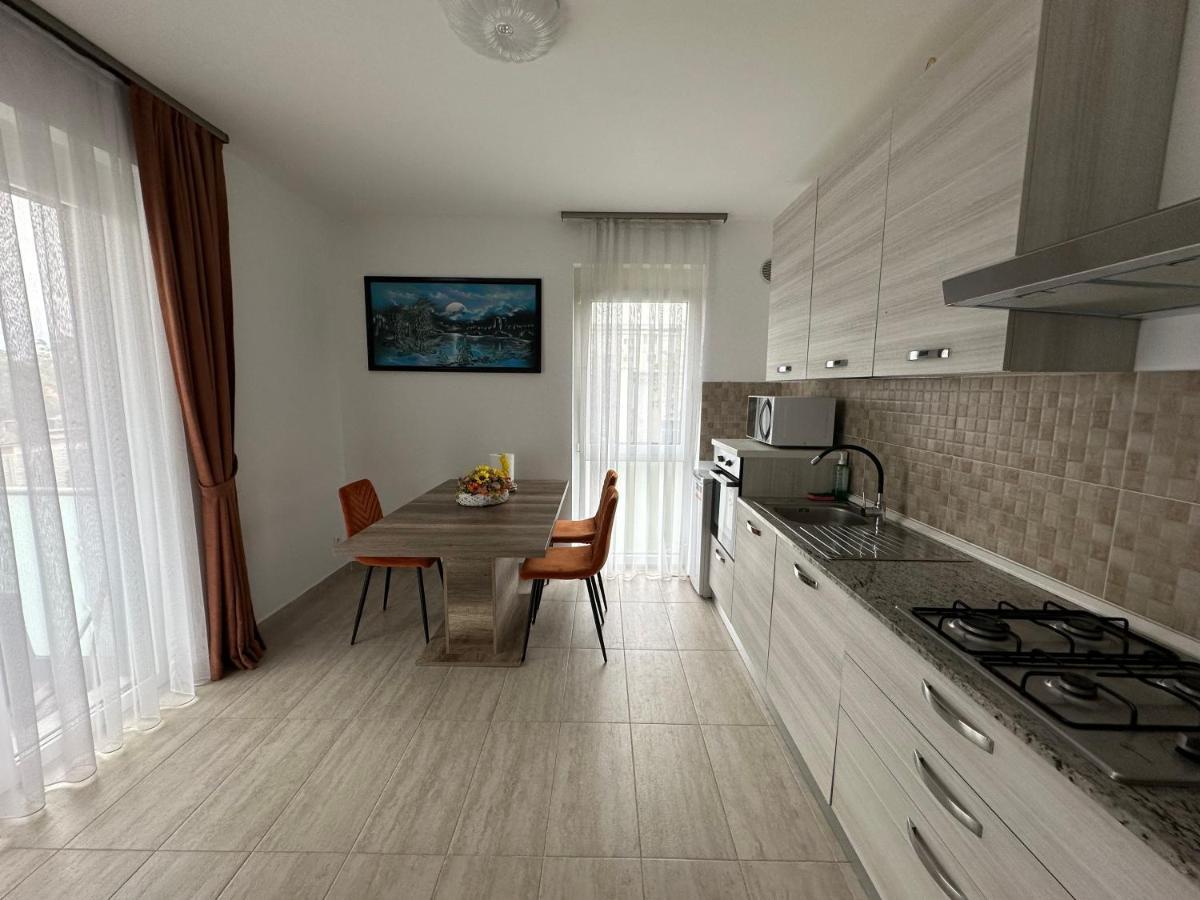 Home & Happy Oradea Luaran gambar
