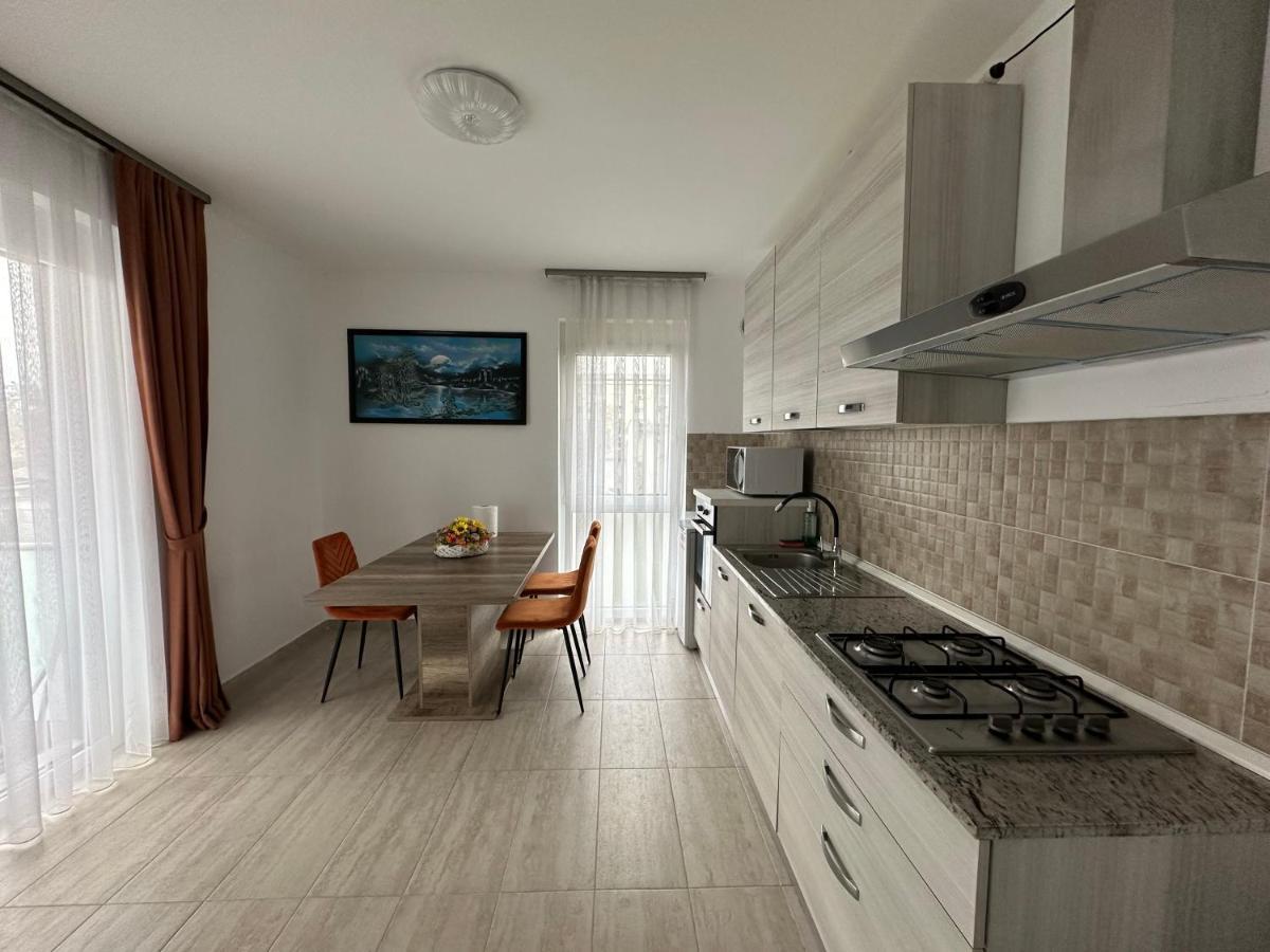 Home & Happy Oradea Luaran gambar
